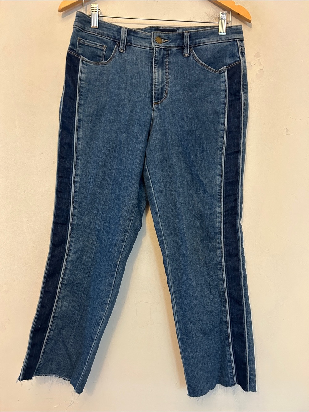 Charter Club  Two-Tone Blue Side Stripe Jeans Size 6 Lexington Straight EUC